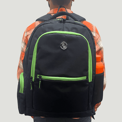 Black Highlighted Zipper Black Bag | Chlorophyll Green